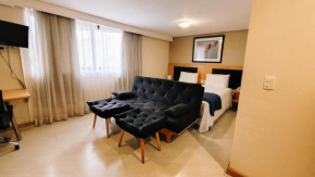 1007 Hotel Bienal Suits, Arrumação, manobrista e piscina